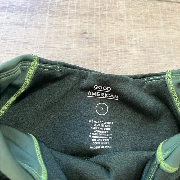 GOOD AMERICAN the dual life tonal biker shorts in heathered forest size 0 - Picture 4 of 14